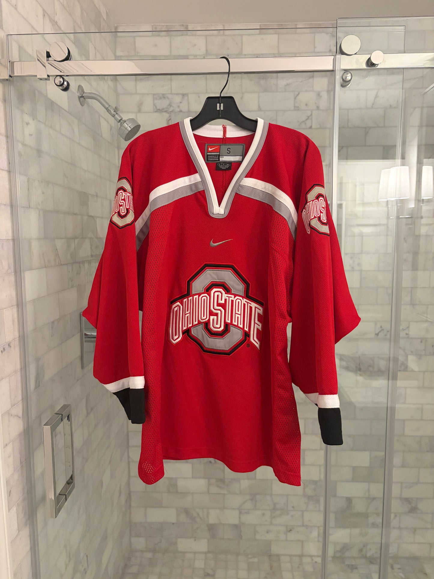 Nike Hockey Jesey Fits MEDIUM